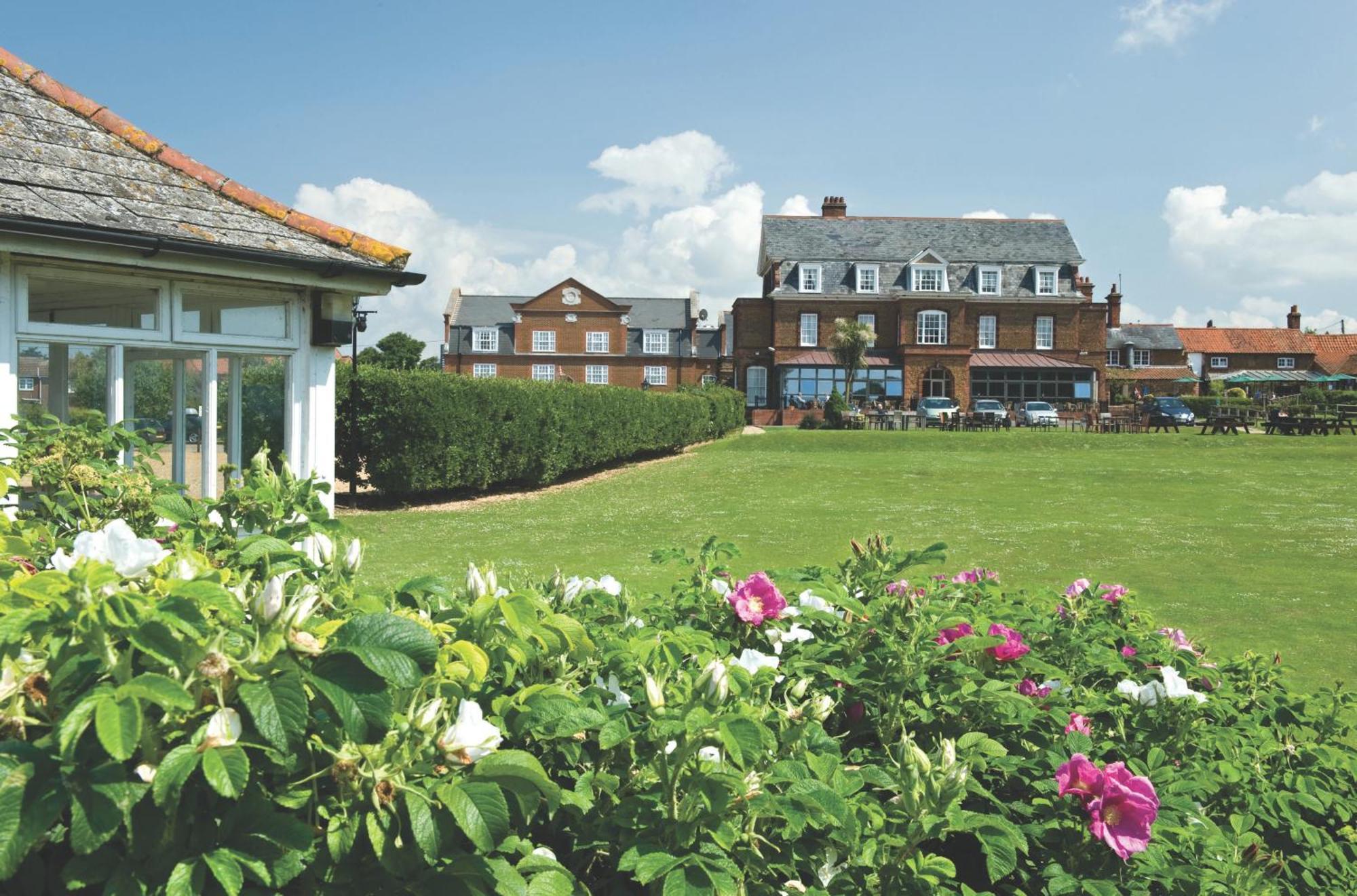 Old Hunstanton Le Strange Arms Hotel Exterior photo